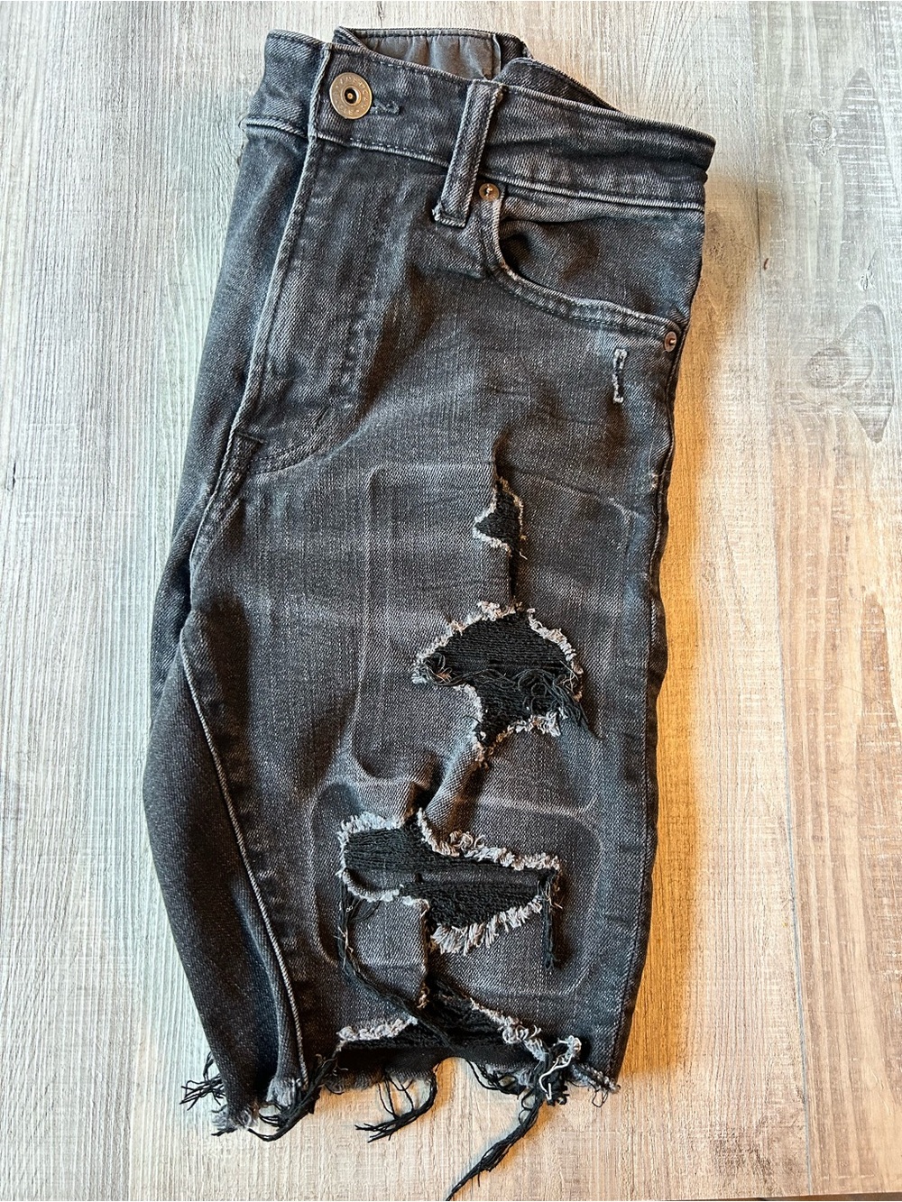 American Eagle Outfitters Black Distressed Cutoff Jean Shorts • Men’s 30